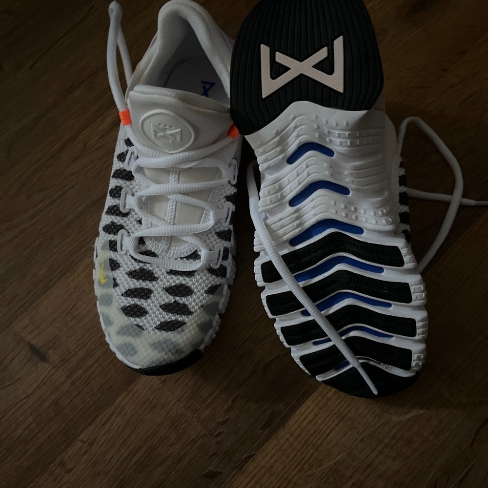 Women’s Nike Metcon sneakers